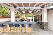 Bay Park Beauty: 4BR Retreat + Stunning Bay Views