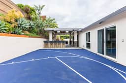 Bay Park Beauty: 4BR Retreat + Stunning Bay Views - Image 3